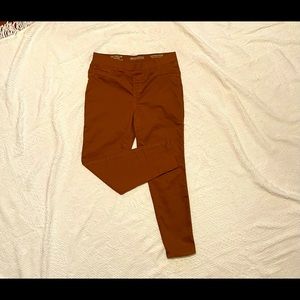 Deep gold pull on pants. L